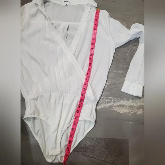 NWOT Superdown Presely Surplice Bodysuit Surplice Long-Sleeve White Bodysuit. M. - Picture 13 of 14